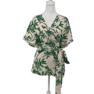 🌿 NWT Emily McCarthy Day Robe Top - Rose Jungle Print - Size M 🌿